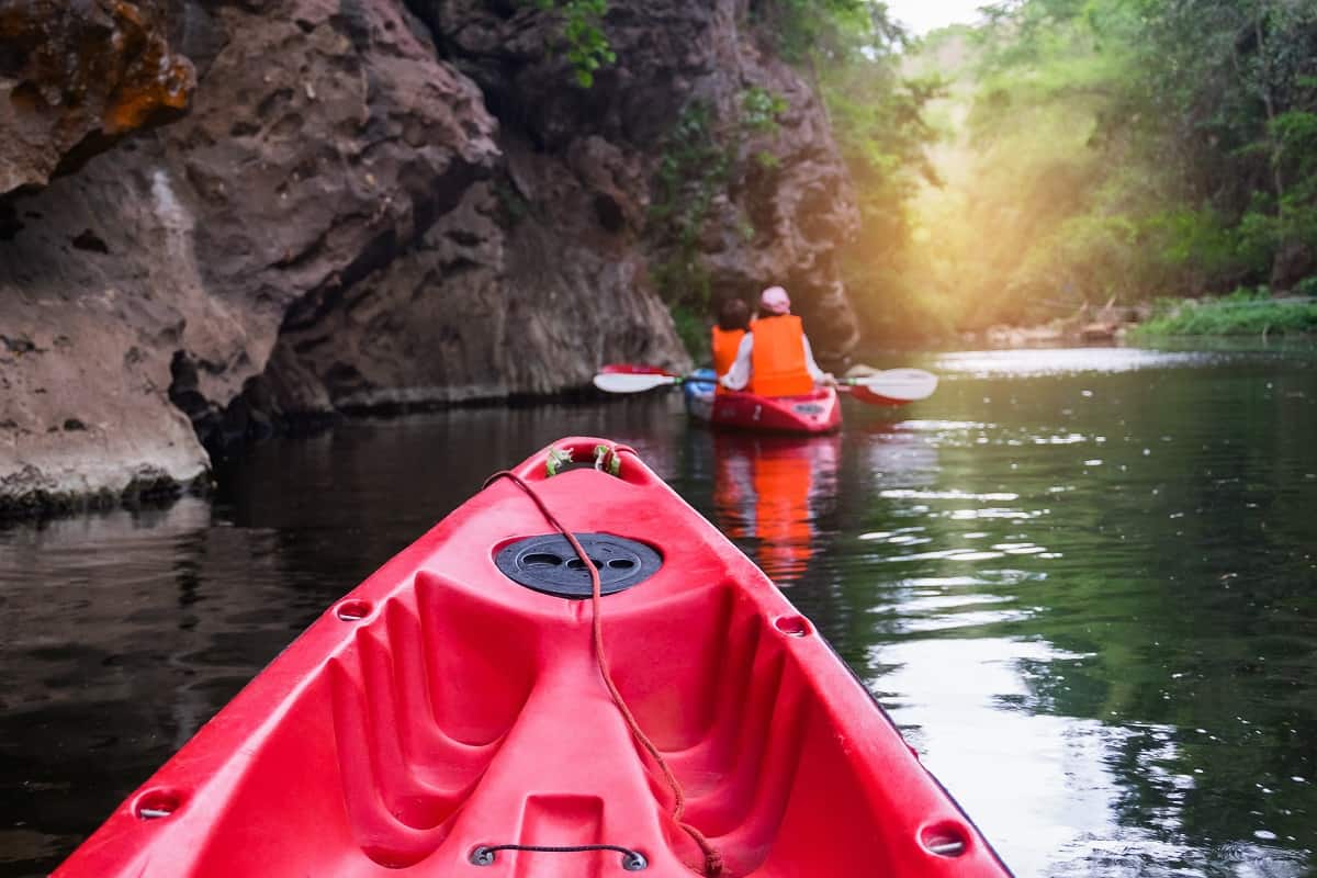 Pêche contre kayak récréatif